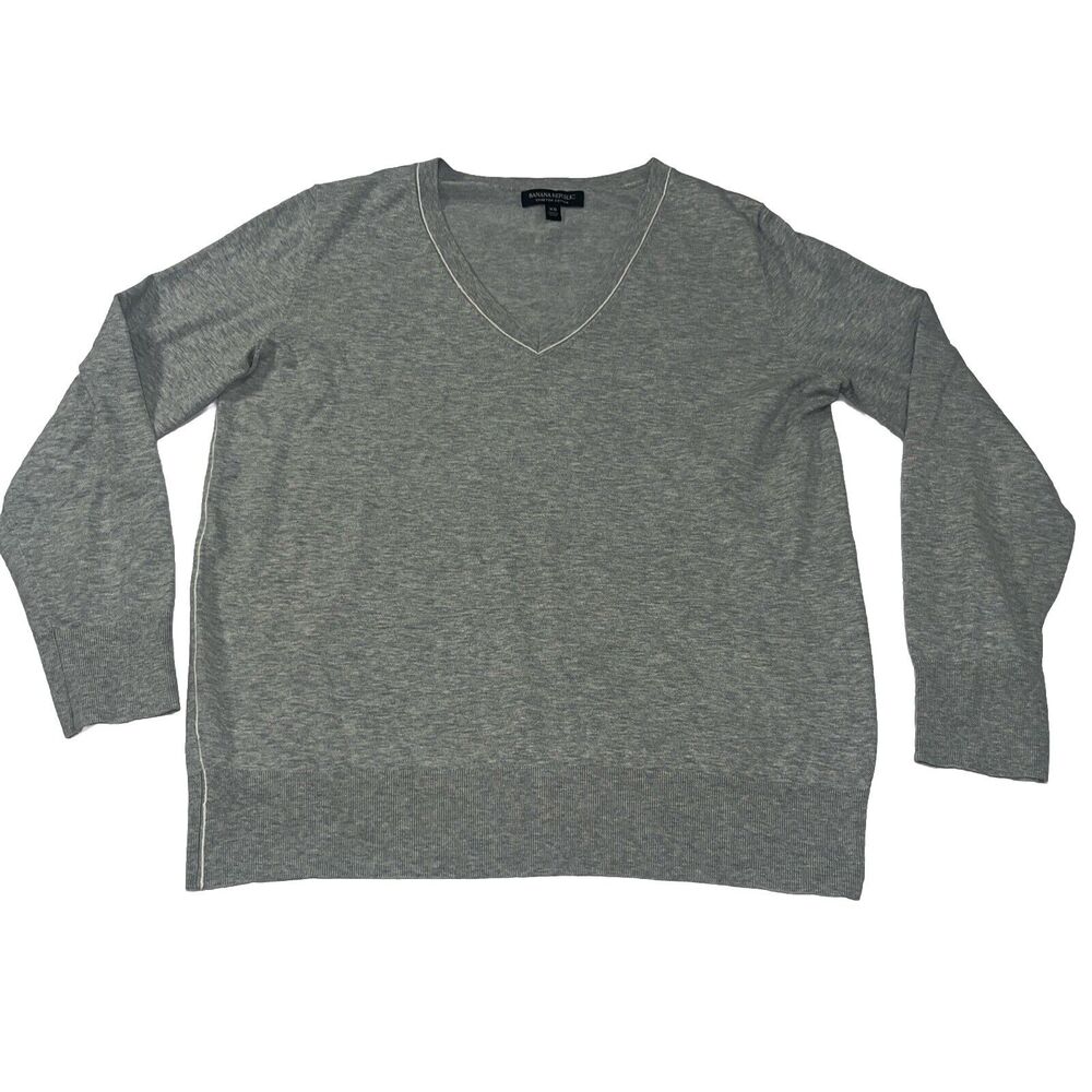 Banana Republic Women’s XS Grey Stretch Cotton V Neck Sweater